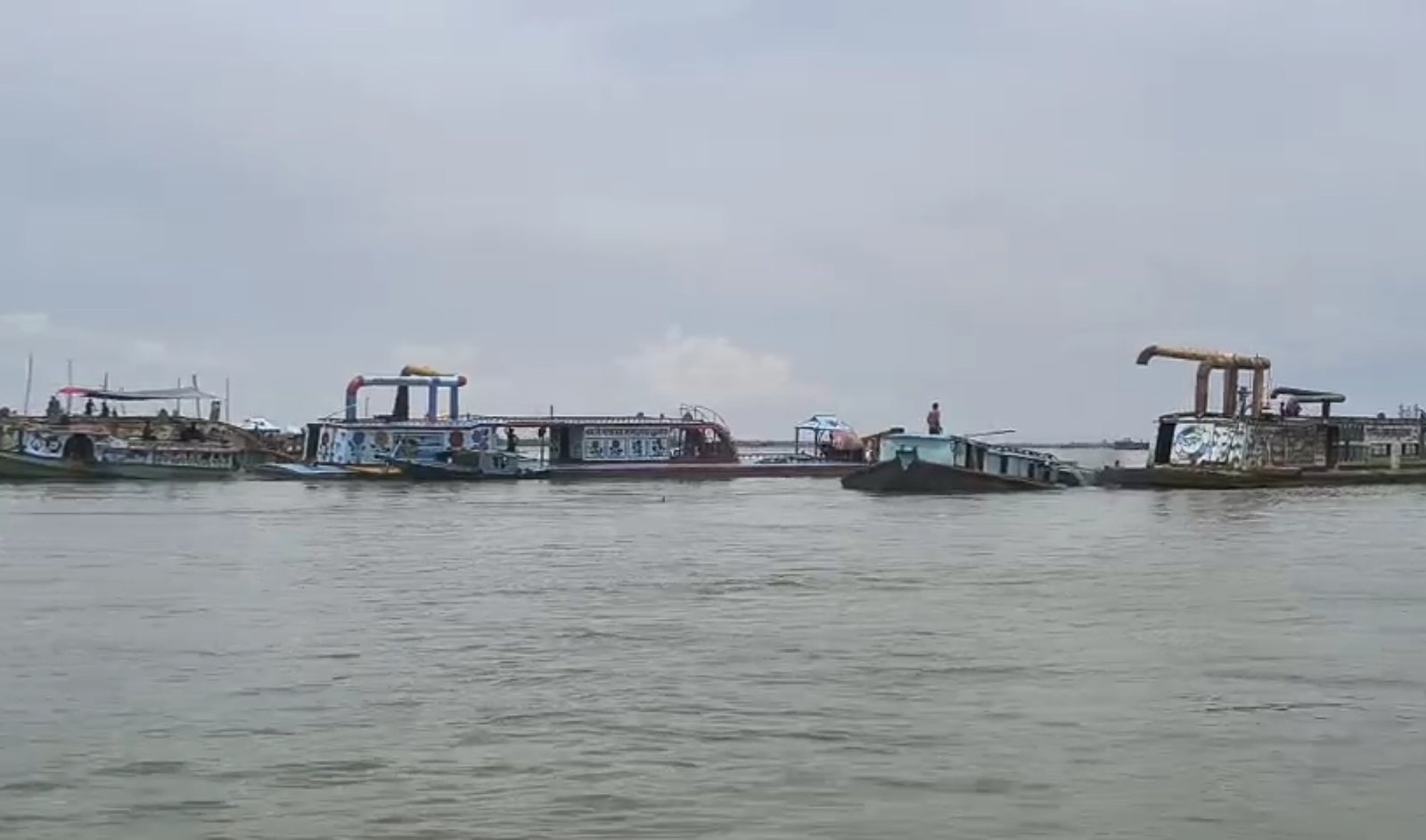 মেঘনা নদী থেকে অবৈধ বালি উত্তোলনে হুমকির মুখে আশুগঞ্জ তাপ বিদ্যুৎ কেন্দ্র ও জাতীয় গ্রীড লাইন