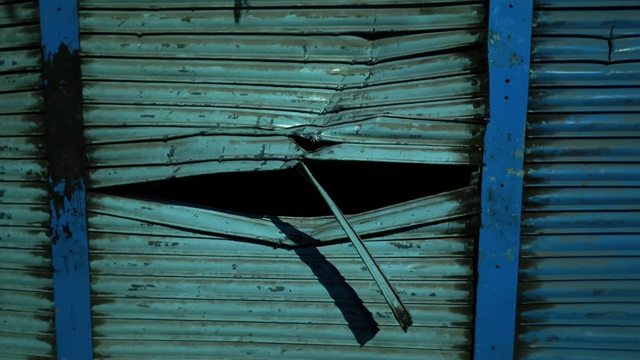 ভৈরবে মাইকে ঘোষণা দিয়ে দুই পাড়ার মধ্যে সংঘর্ষ